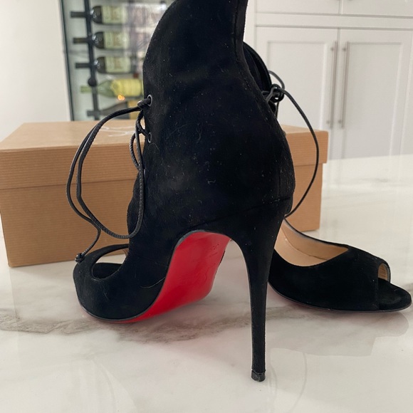 Christian Louboutin Megavamp Suede Pump- Size 35.5 - Picture 2 of 3